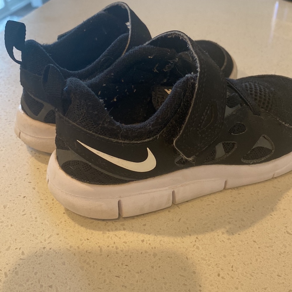 Toddler Nike Free run2 runners - Picture 2 of 6